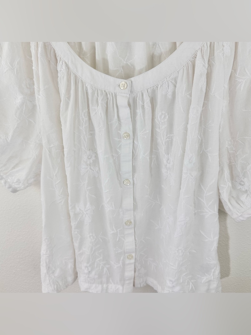 White Peasant Top Medium Short Sleeve Embroidered Lightweight Button-Front - Picture 3 of 9